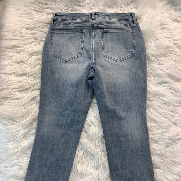 NYDJ Petite Mid-Rise Zip Hem Capri Jeans 6P - Picture 6 of 7